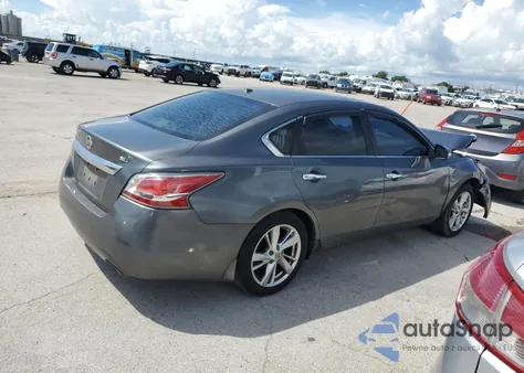 2015 Nissan Altima 2.5 z USA, uszkodzony, nr VIN 1N4AL3AP6FN352316